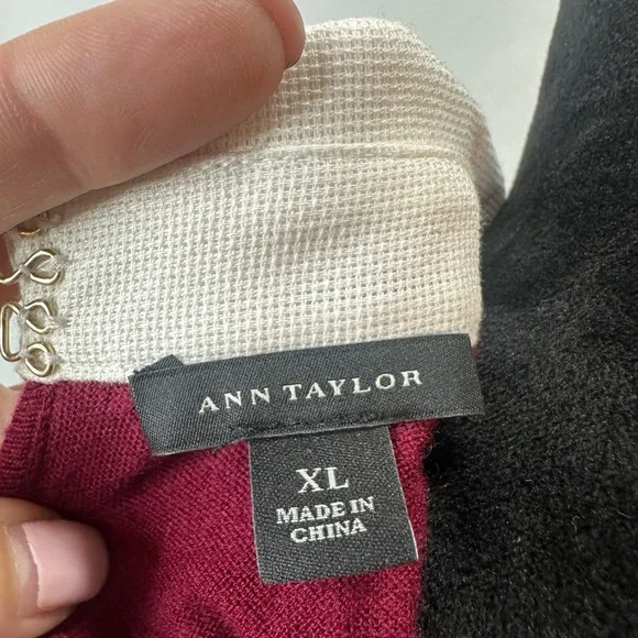 Ann Taylor Classic Burgundy Sweater with built in White Collar Size XL - Picture 8 of 10